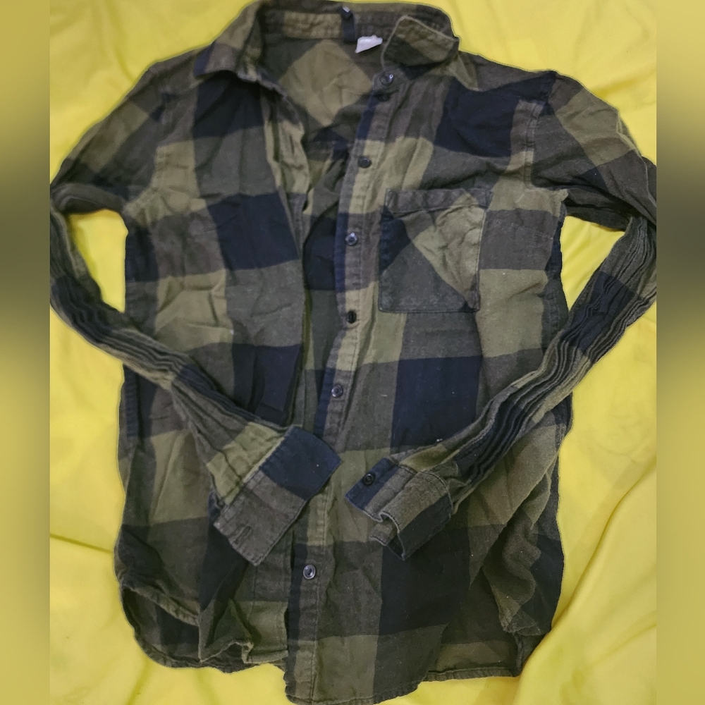 H&M Green and Black Casual Button Down Shirt